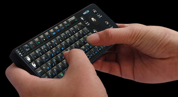 mede8er-keyboard-in-action