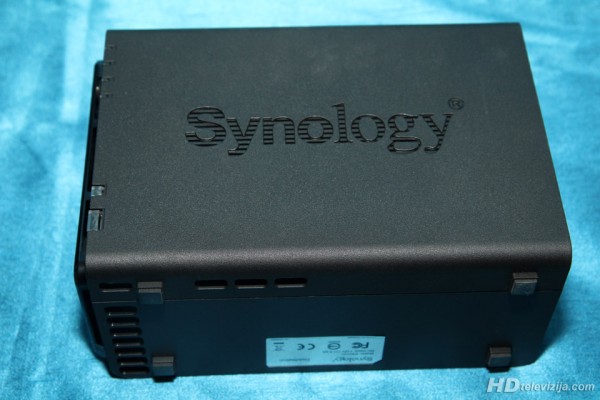 synology-diskstation-side-view