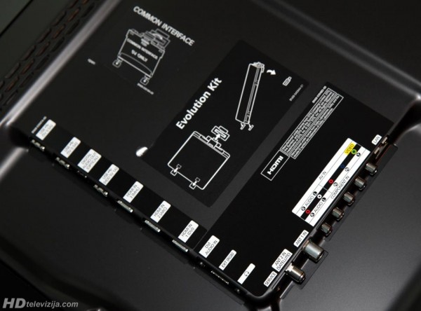 samsung-es8000-connectors