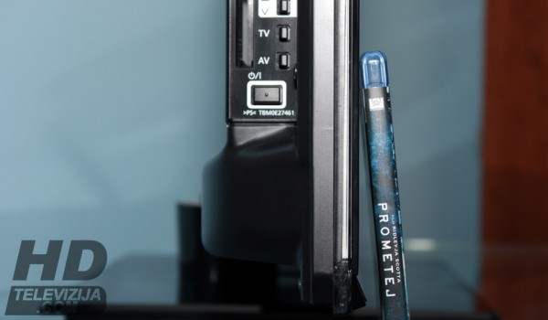 panasonic-ut50-thickness
