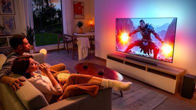 philips-tv-lifestyle-couple-watching-tv